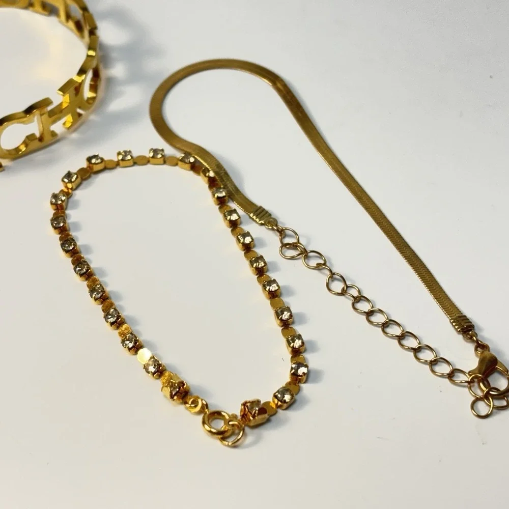 Fashion Bracelet Lot Gold Tone Lightweight Chains Hinge Clamper Glam - Picture 9 of 11